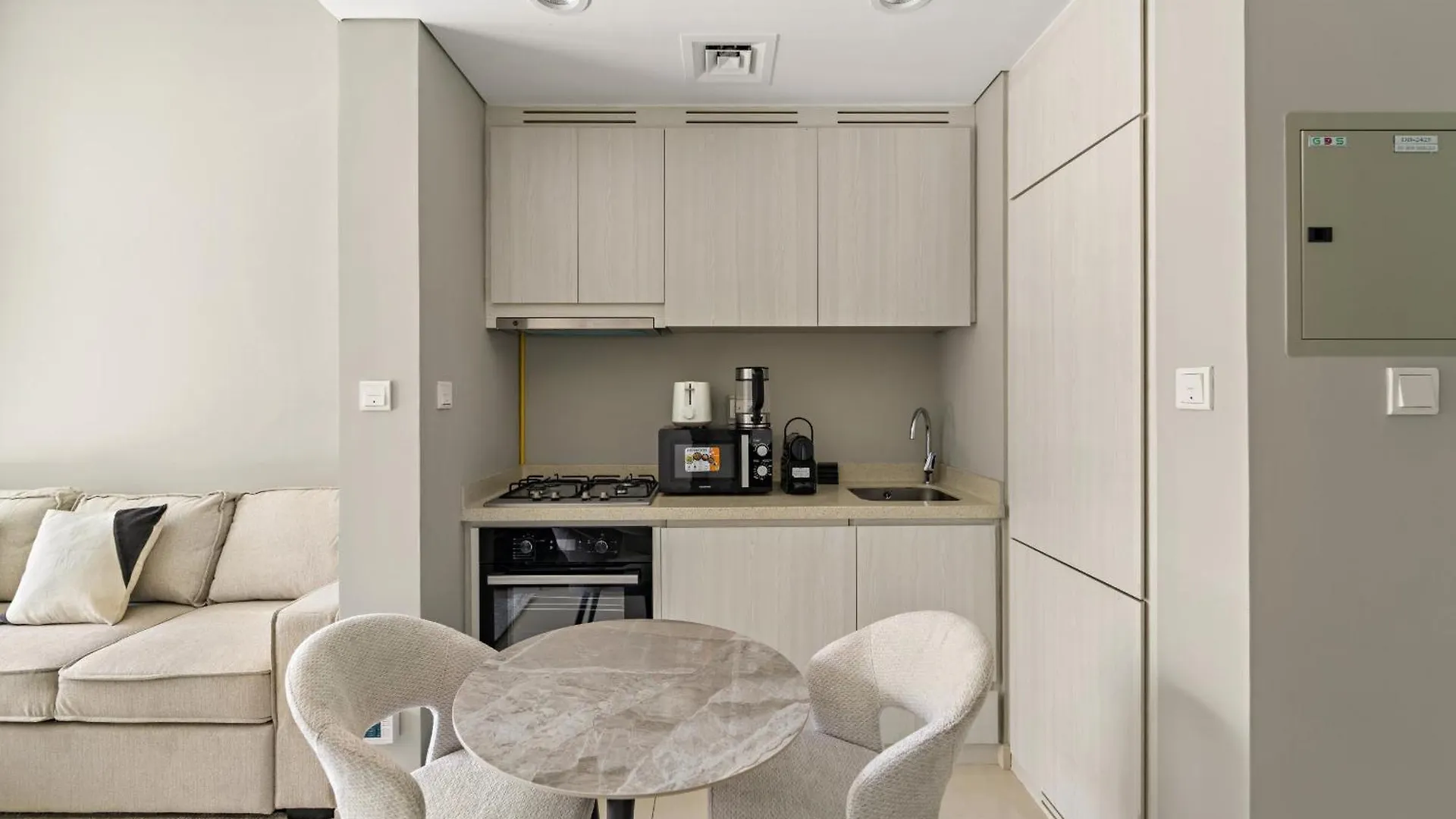 Vayk - Stylish 1 Bd In Business Bay Apartment Dubai